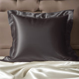 Taie d'oreiller en soie avec volant 22 mommes Gris anthracite / 50x75 déclassé - MS732